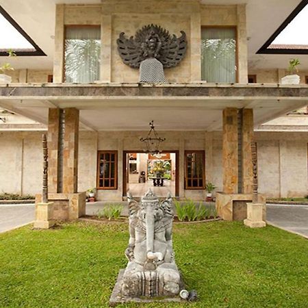 Oyo 2334 Melka Excelsior Hotel Singaraja Eksteriør bilde